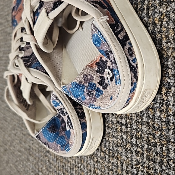 OluKai Women's Low-Top Sneakers - Tan, Blue, Black Leopard Print - Picture 5 of 7